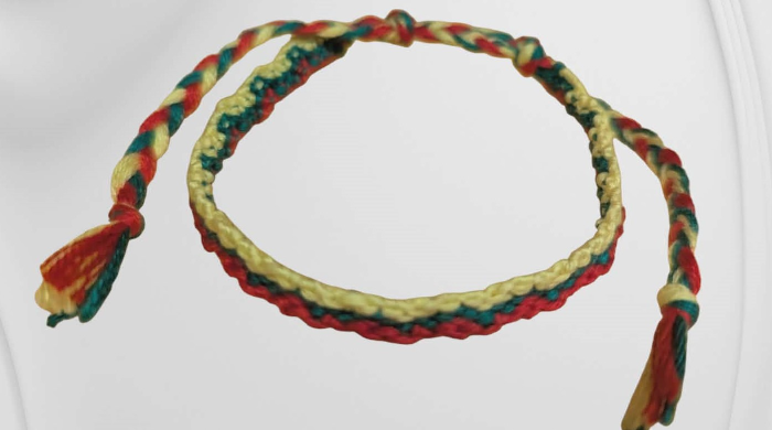 Trispalvių apyrankių nėrimas 